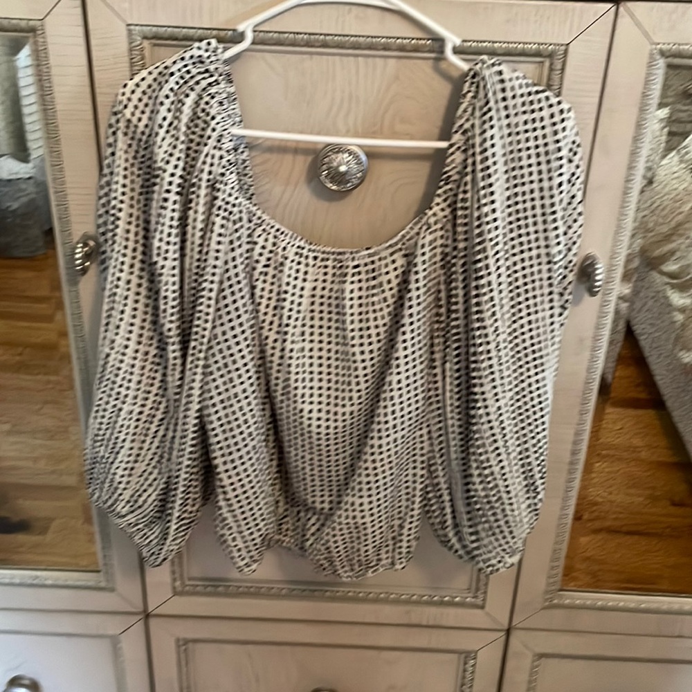 Lucy Paris top